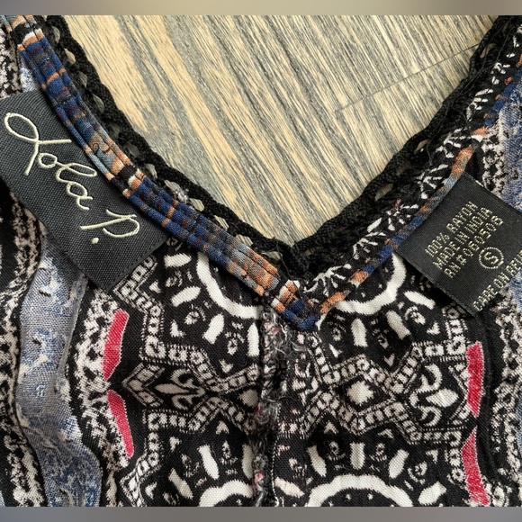 Women’s Size S Southwestern Cutout Back Sleeveless Blouse - Picture 3 of 3